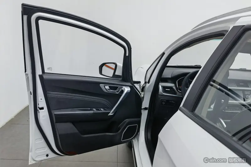 Geely Vision X3 — фото 16