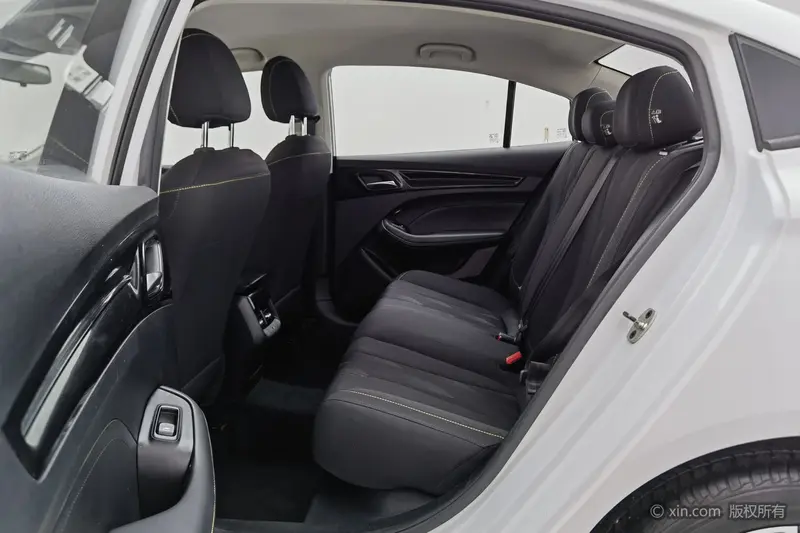 Roewe i5 — фото 14