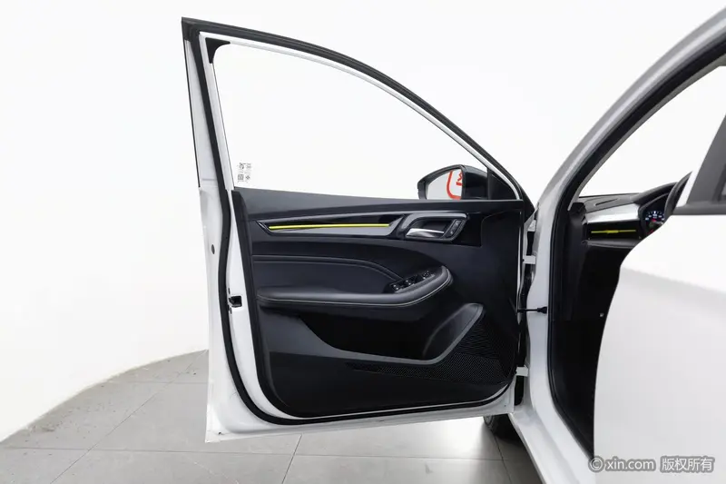 Roewe i5 — фото 16