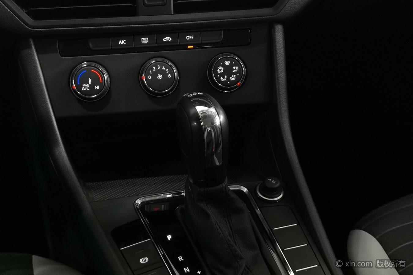 Volkswagen Bora 2022 Белый из Китая