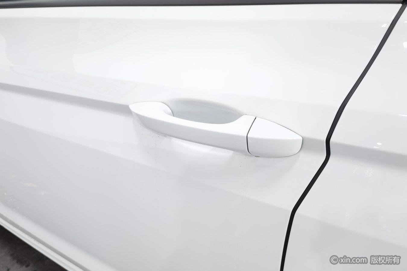 Volkswagen Bora 2022 Белый из Китая, фото 3