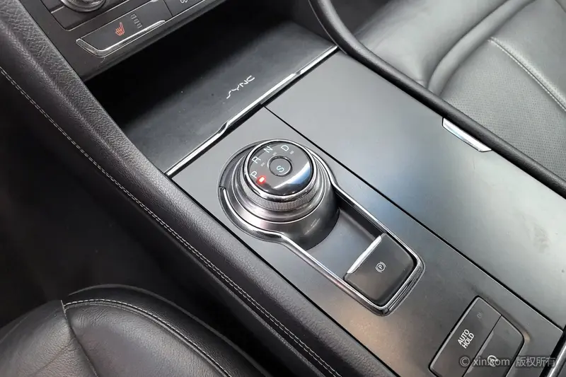 Ford Taurus — фото 11