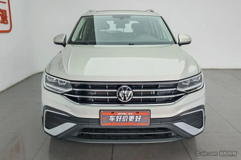 Volkswagen Tiguan L — фото 2