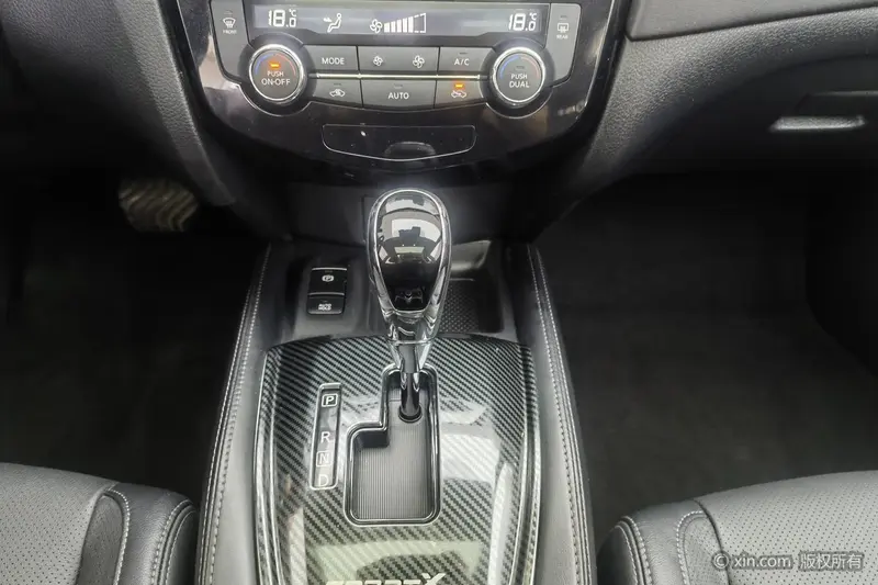 Nissan X-Trail — фото 10