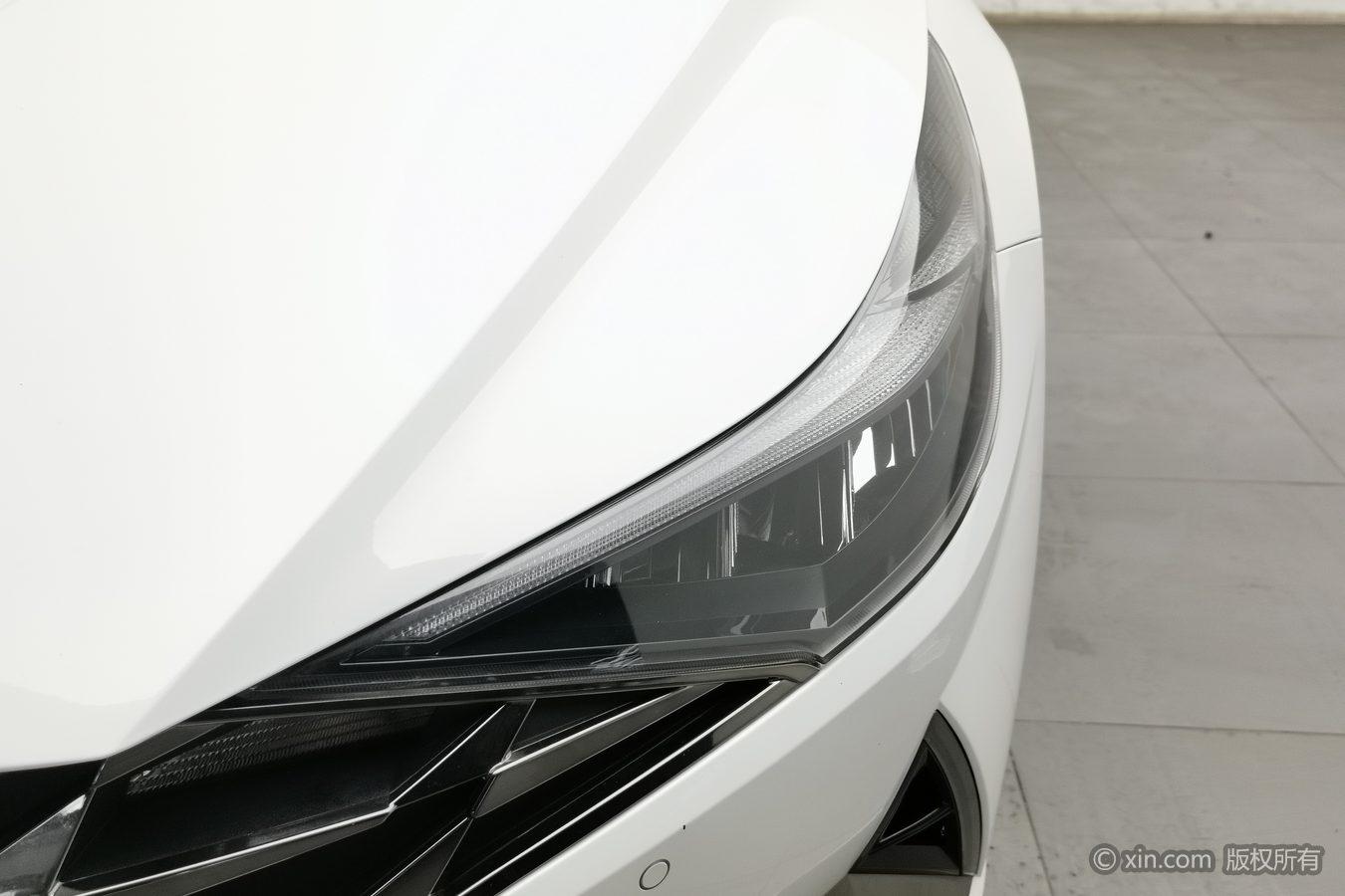 Hyundai Elantra 2022 1.5L CVT LUX Luxury