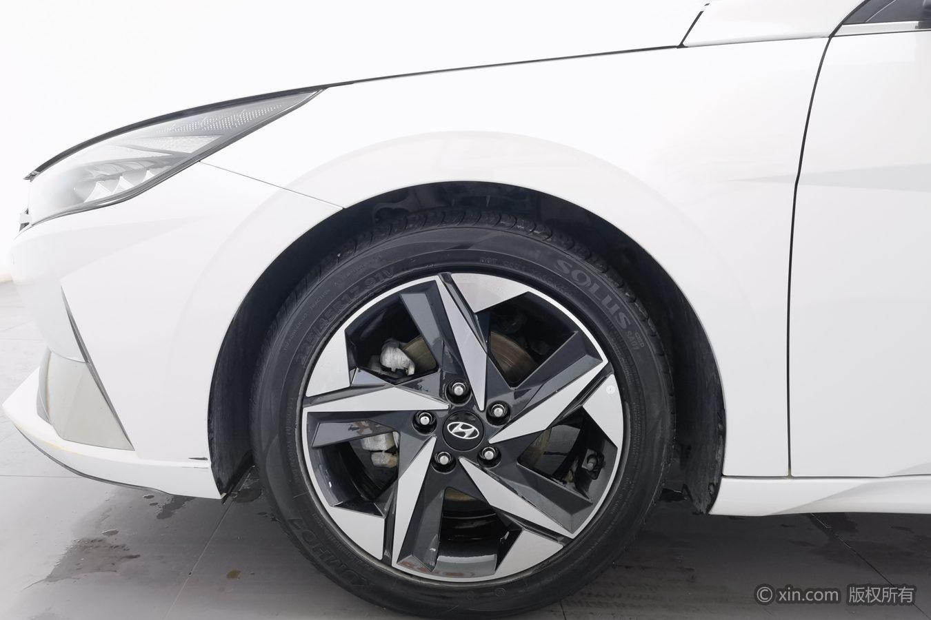 Hyundai Elantra 2022 1.5L CVT LUX Luxury