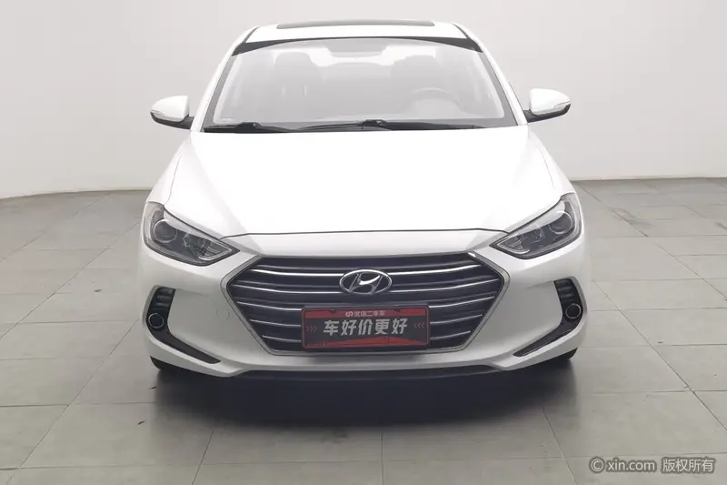 Hyundai Elantra — фото 2