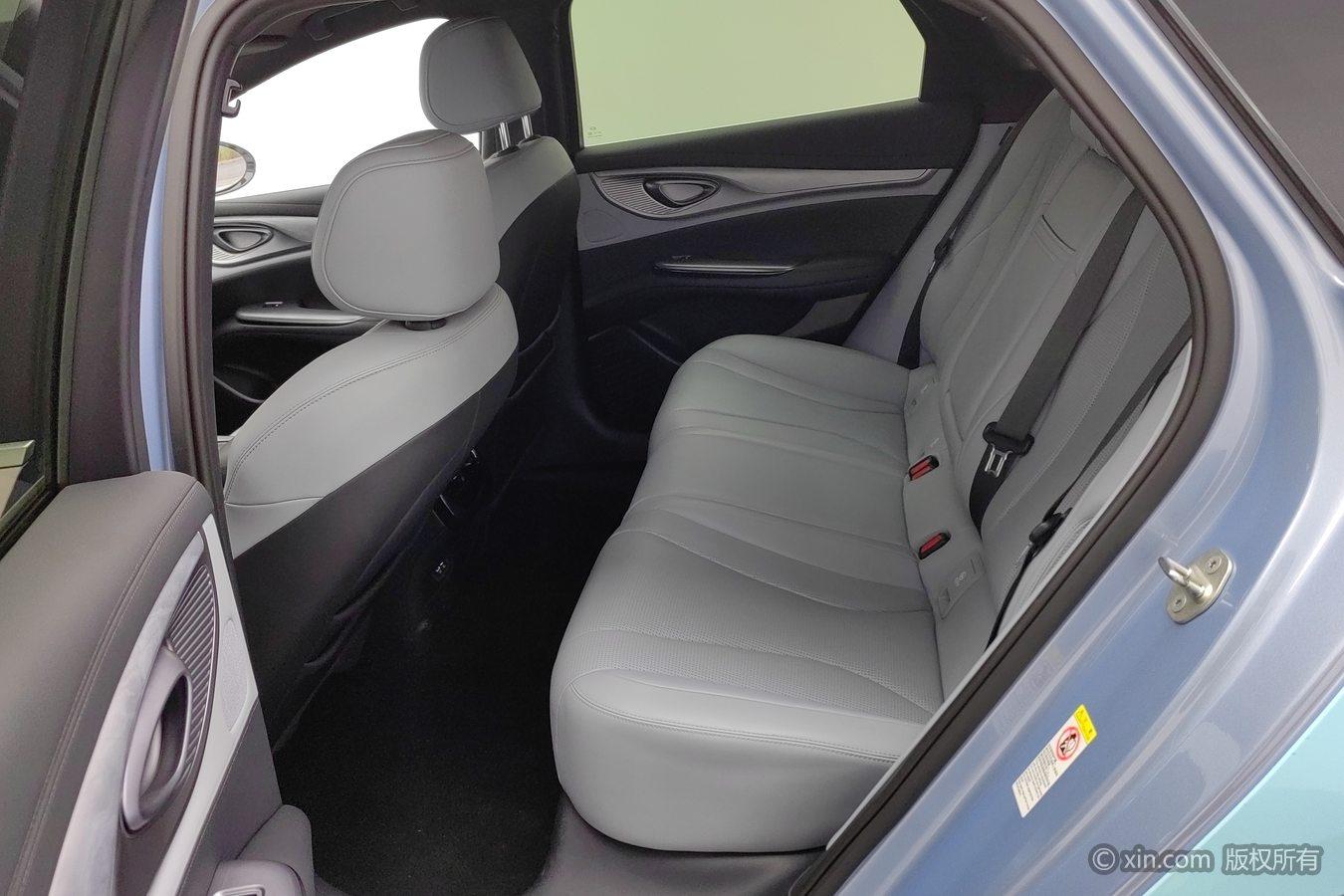 BYD Seal DM 2024 rong yao ban DM-i 1.5L 121KM Люкс