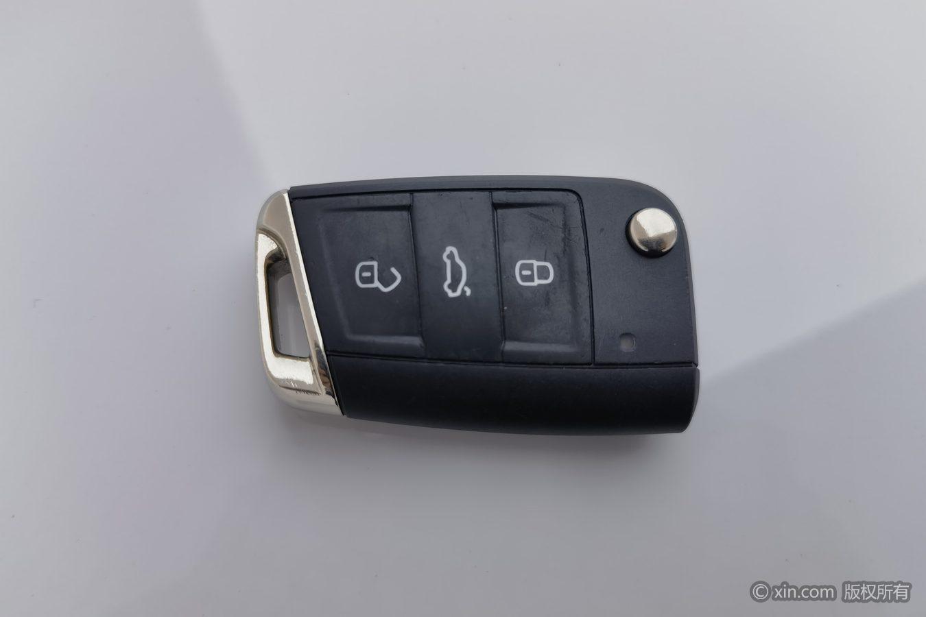Volkswagen Sagitar 2025 300TSI DSG