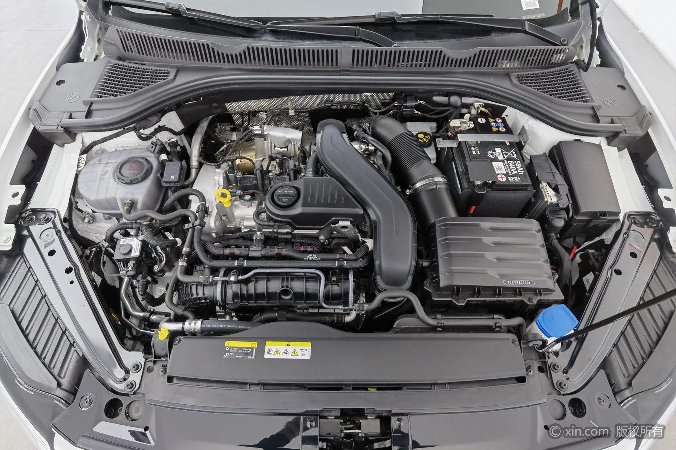 Volkswagen Sagitar 2025 300TSI DSG