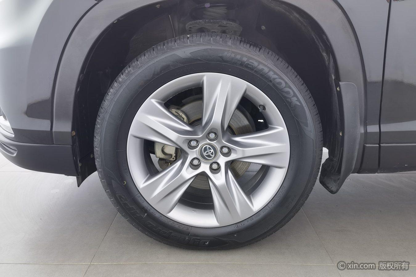 Toyota Highlander 2015 2.0T Luxury 7 мест