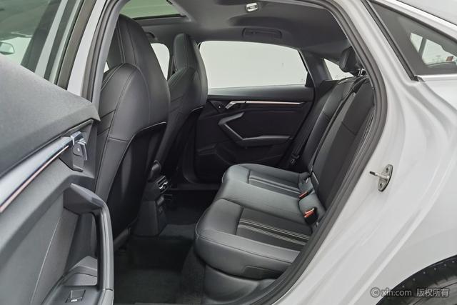 Audi A3 2024 A 3 L Limousine 35 TFSI Sport — фото 18