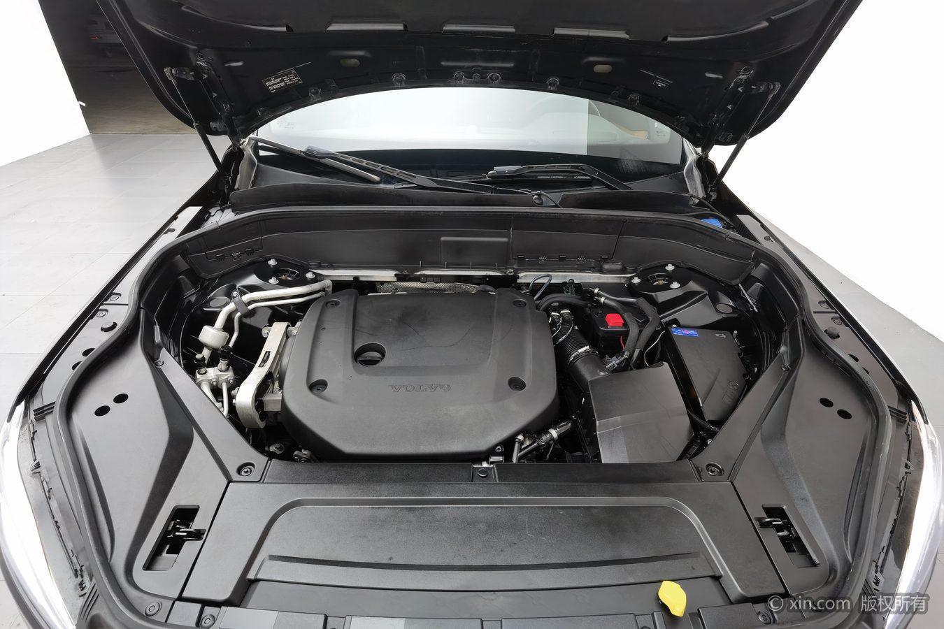 Volvo XC90 2023 B6 Luxury 7 мест
