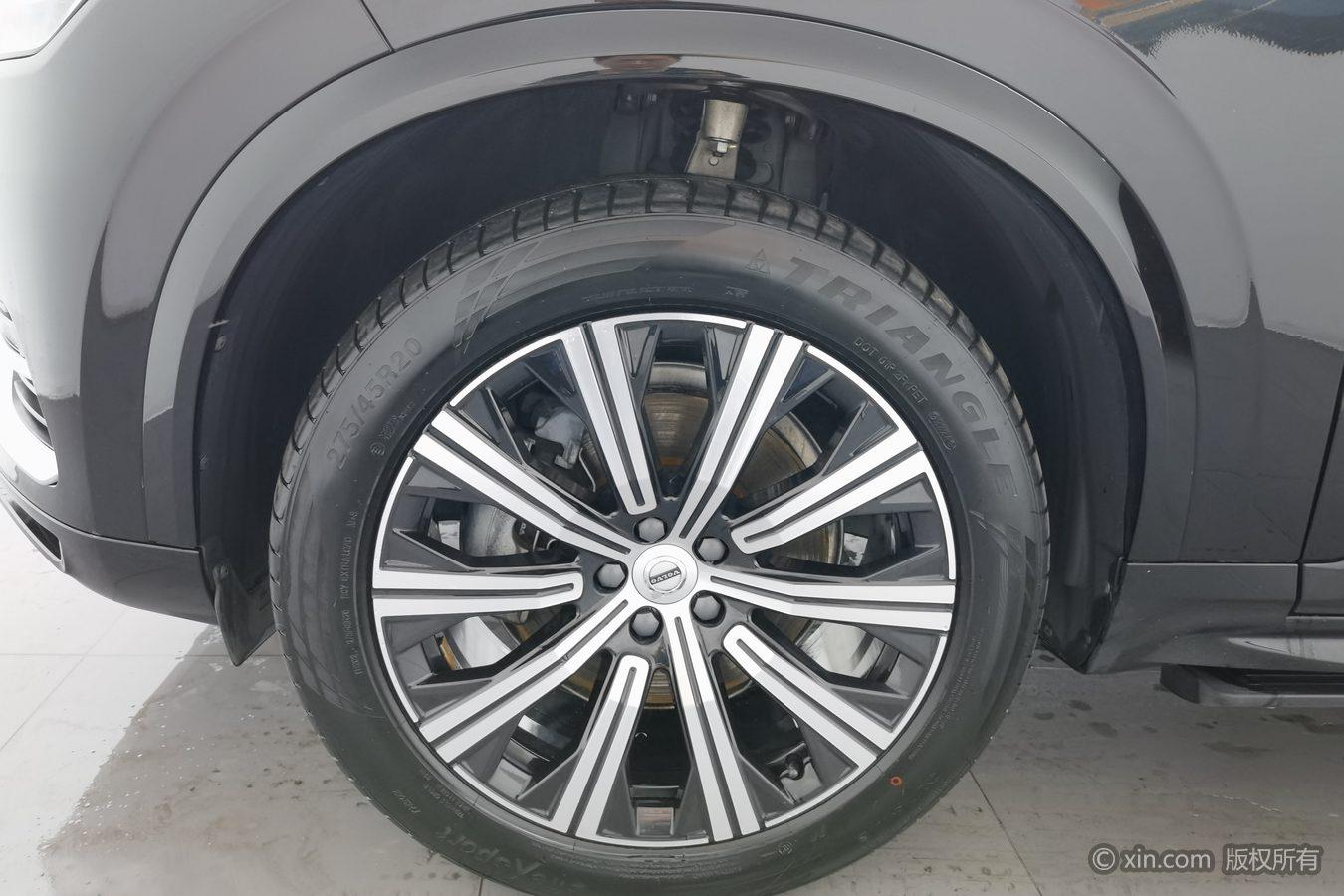 Volvo XC90 2023 B6 Luxury 7 мест