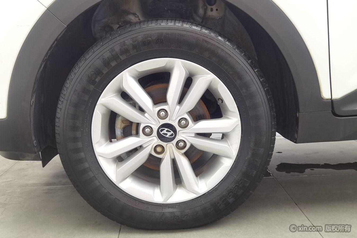 Hyundai ix25 2015 1.6L MT Fashion GS