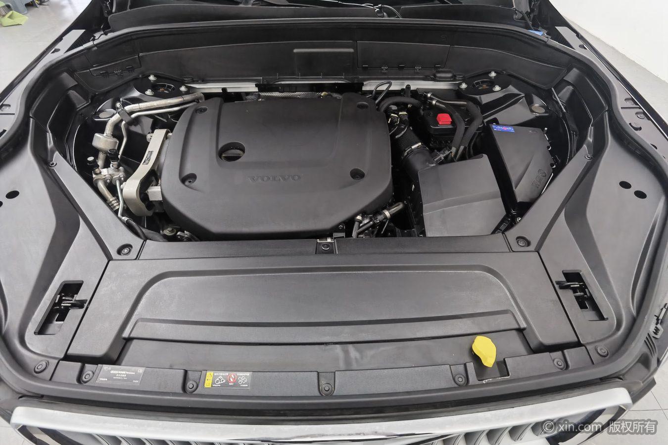 Volvo XC90 2023 B6 Luxury 7 мест