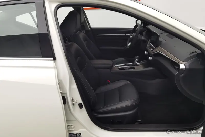 Nissan Teana 2.0 L XL Comfort — фото 14
