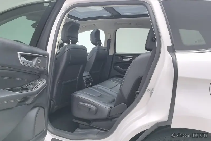 Ford Edge — фото 14