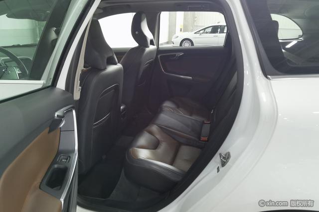 Volvo XC60 2015 T 5 AWD — фото 20