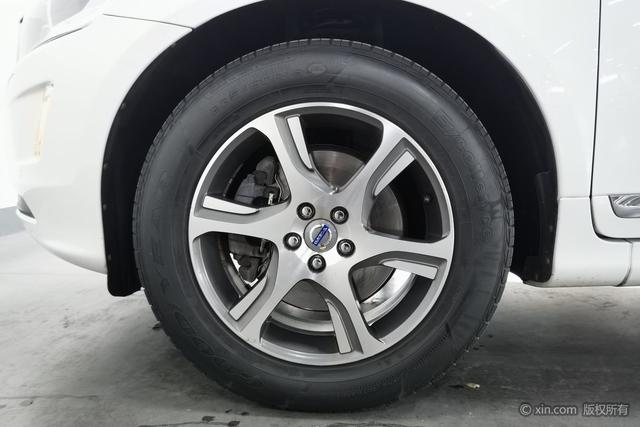 Volvo XC60 2015 T 5 AWD — фото 8