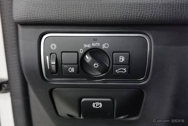 Volvo XC60 2015 T 5 AWD — фото 16