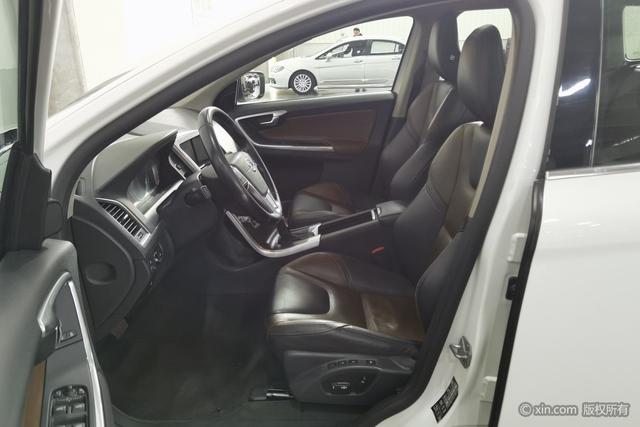 Volvo XC60 2015 T 5 AWD — фото 18
