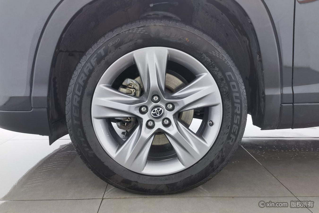 Toyota Highlander 2021 2.0T Luxury 7 мест
