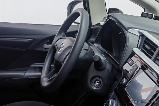 Honda Fit 2018 1.5 L CVT — фото 13