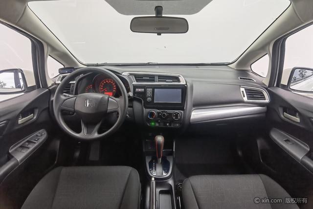 Honda Fit 2018 1.5 L CVT — фото 14
