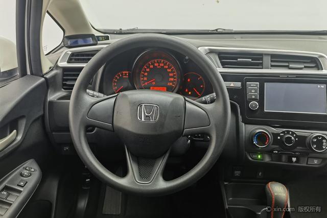 Honda Fit 2018 1.5 L CVT — фото 15