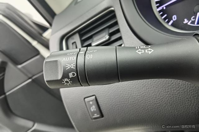 Nissan TIIDA 2024 1.6 L CVT — фото 17