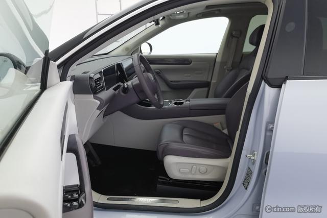 Leapmotor C11 Hybrid 2023 — фото 18