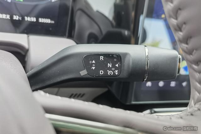 Leapmotor C11 Hybrid 2023 — фото 16
