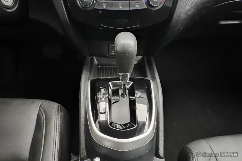 Nissan Qashqai — фото 10
