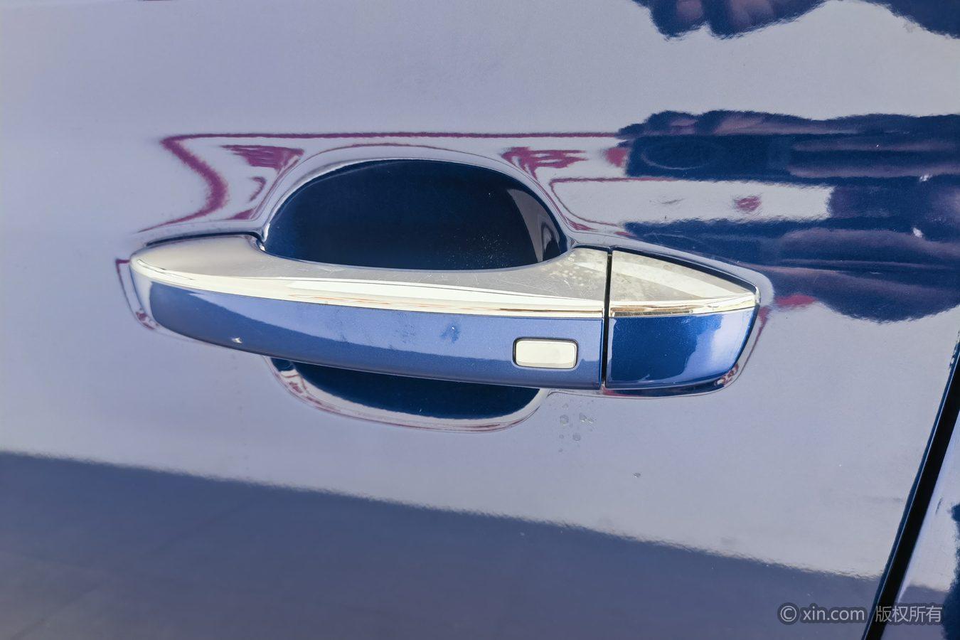 Roewe RX8 2018 30T