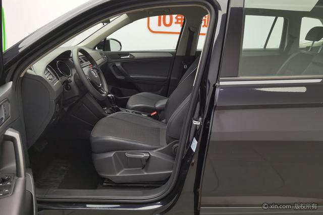 Volkswagen Tiguan L 2019 330 TSI AT 2 WD VI — фото 17