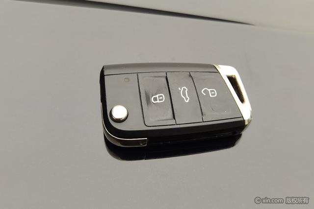 Volkswagen Tiguan L 2019 330 TSI AT 2 WD VI — фото 6