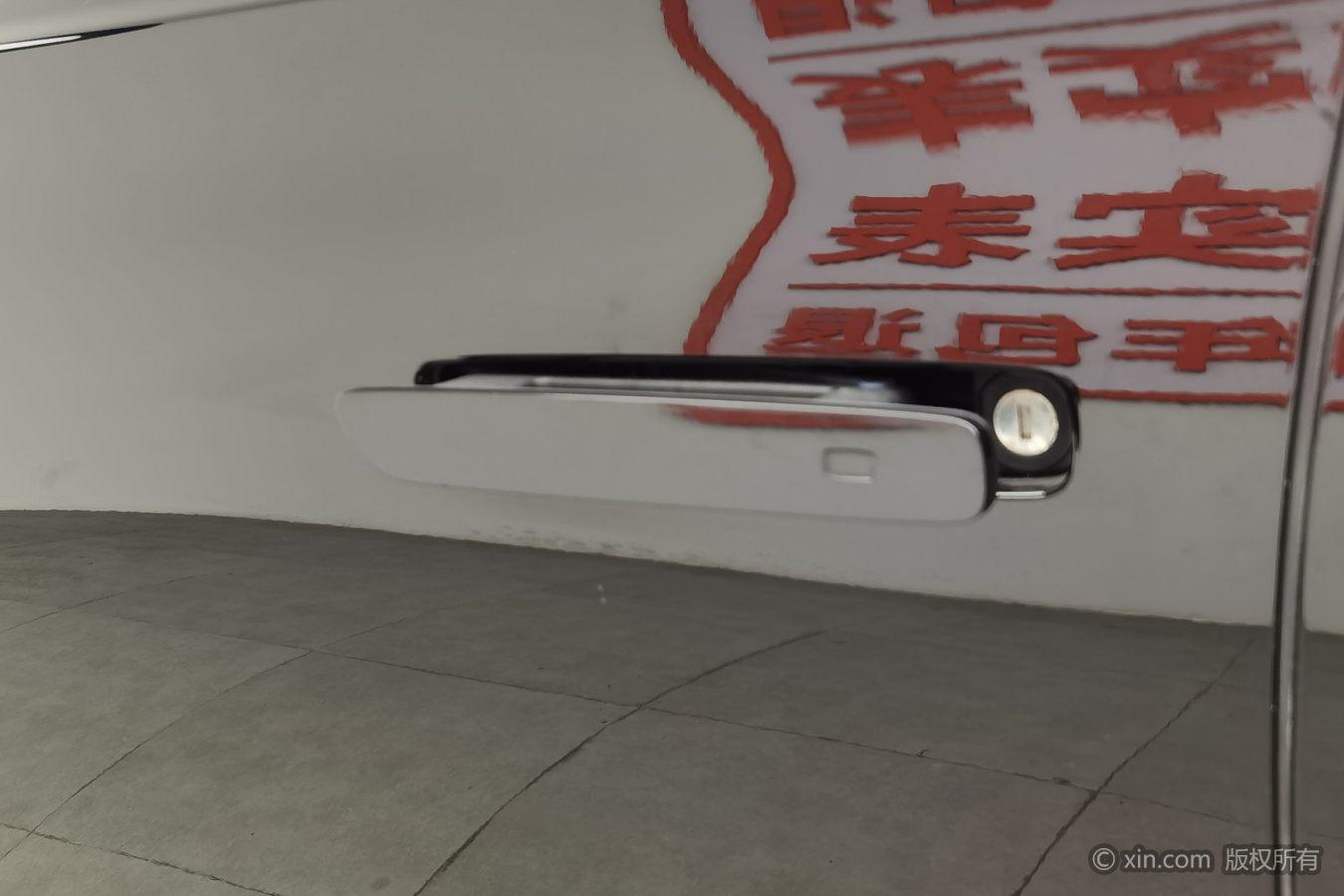 Hongqi E-HS9 2020 460km мест