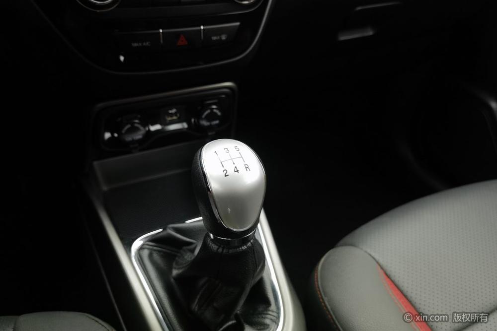 Changan CS15, фото 16