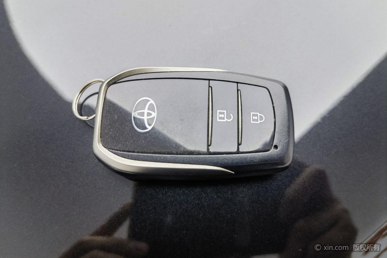 Toyota Highlander 2024 2.5L Luxury 7 мест