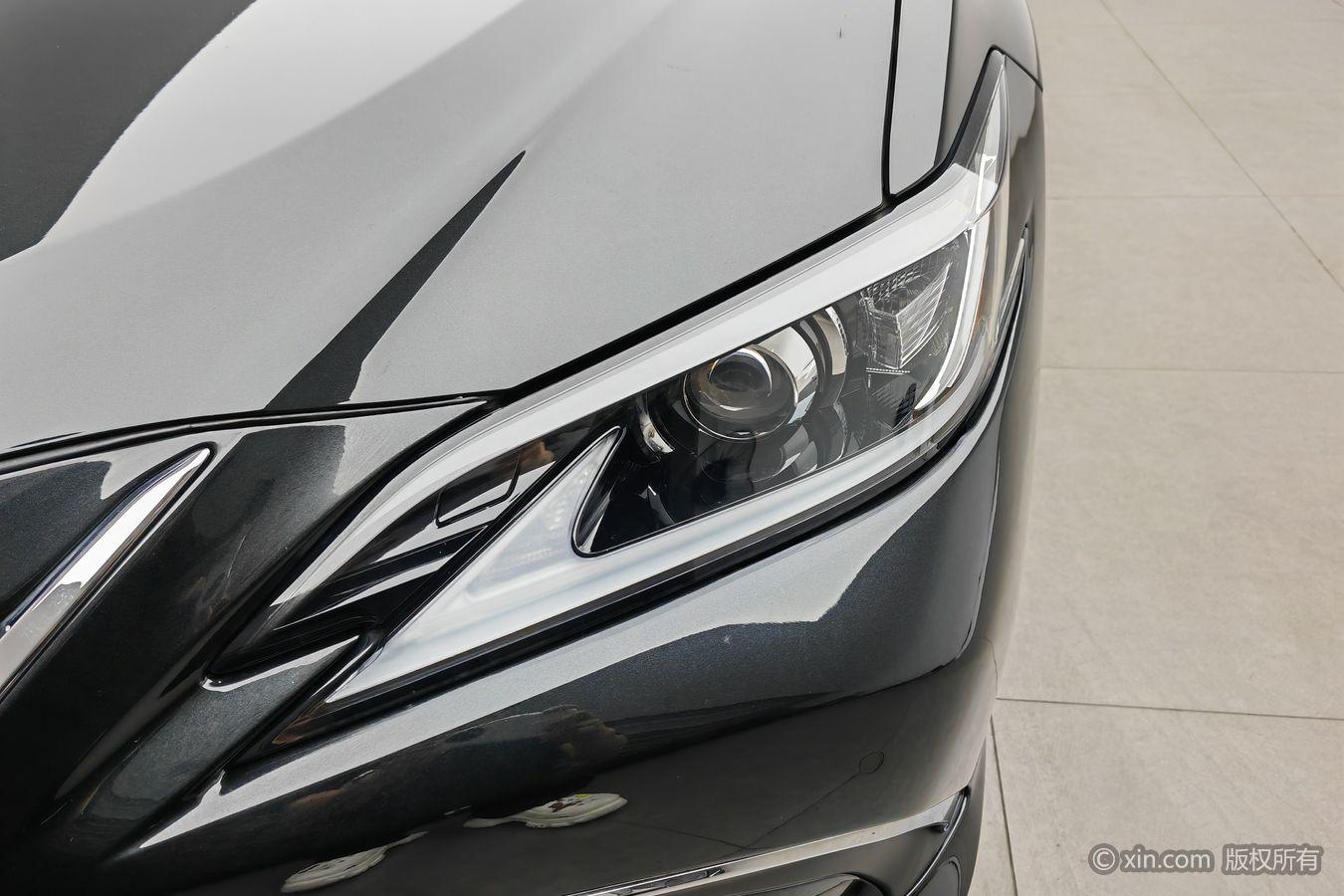 Lexus ES 2020 200 VI
