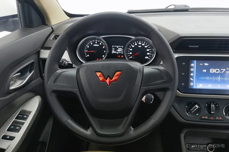 Wuling Hongguang 1.5 L SMT Comfort — фото 9