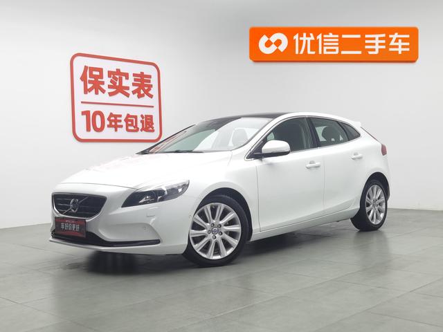 Volvo V40 2016 года выпуска