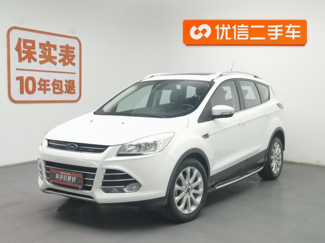 Ford Kuga 2015 года выпуска