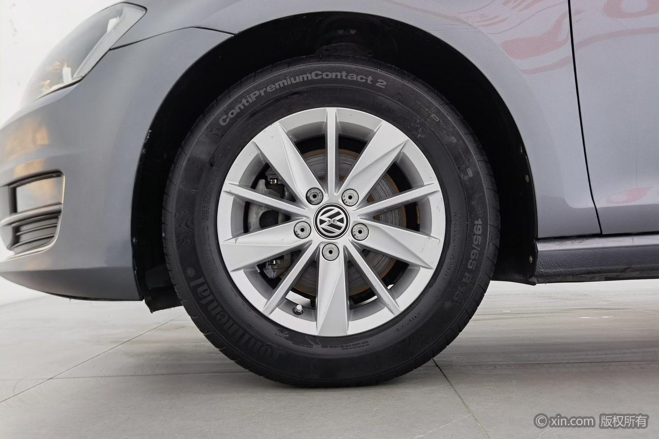 Volkswagen Golf 2014 1.6L MT Fashion