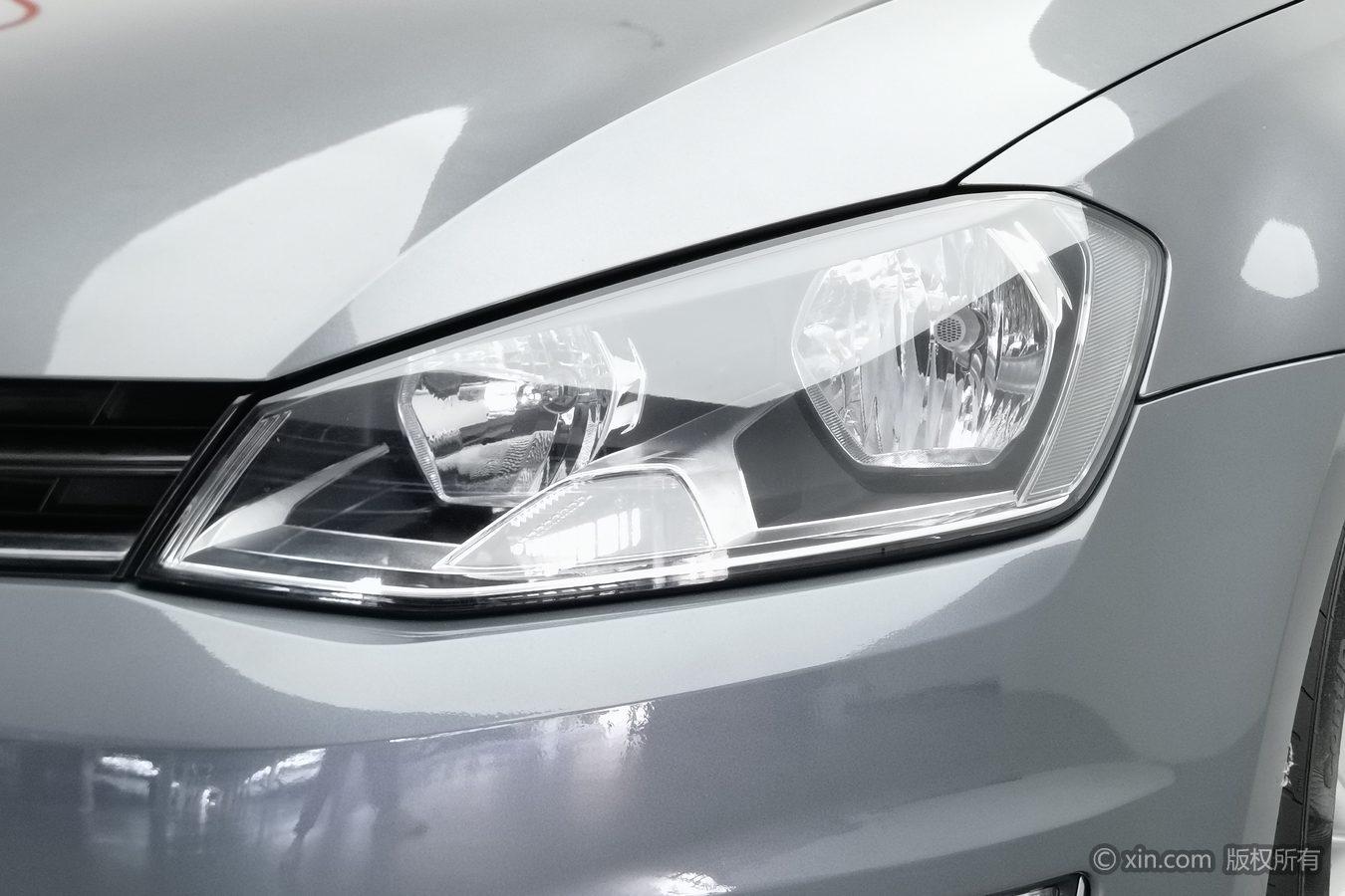 Volkswagen Golf 2014 1.6L MT Fashion