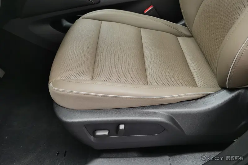 Buick Envision Plus 652T 5 мест люкс — фото 13