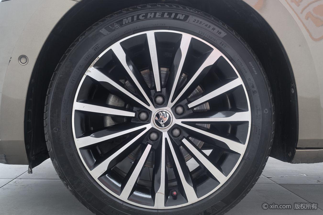 Skoda Superb 2016 TSI330 DSG