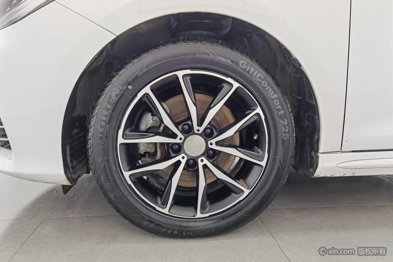 BYD Song MAX MAX 2018 1.5T AT Premium 6 мест