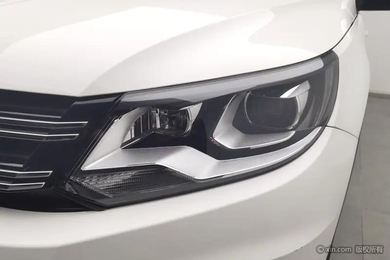 Volkswagen Tiguan — фото 5